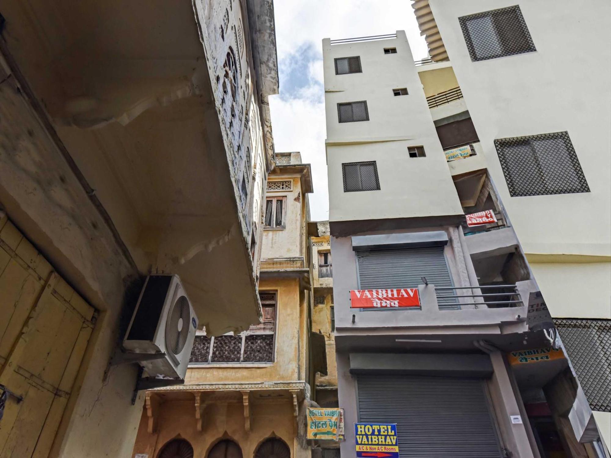 Oyo 85212 Hotel Vaibhav アジュメール エクステリア 写真