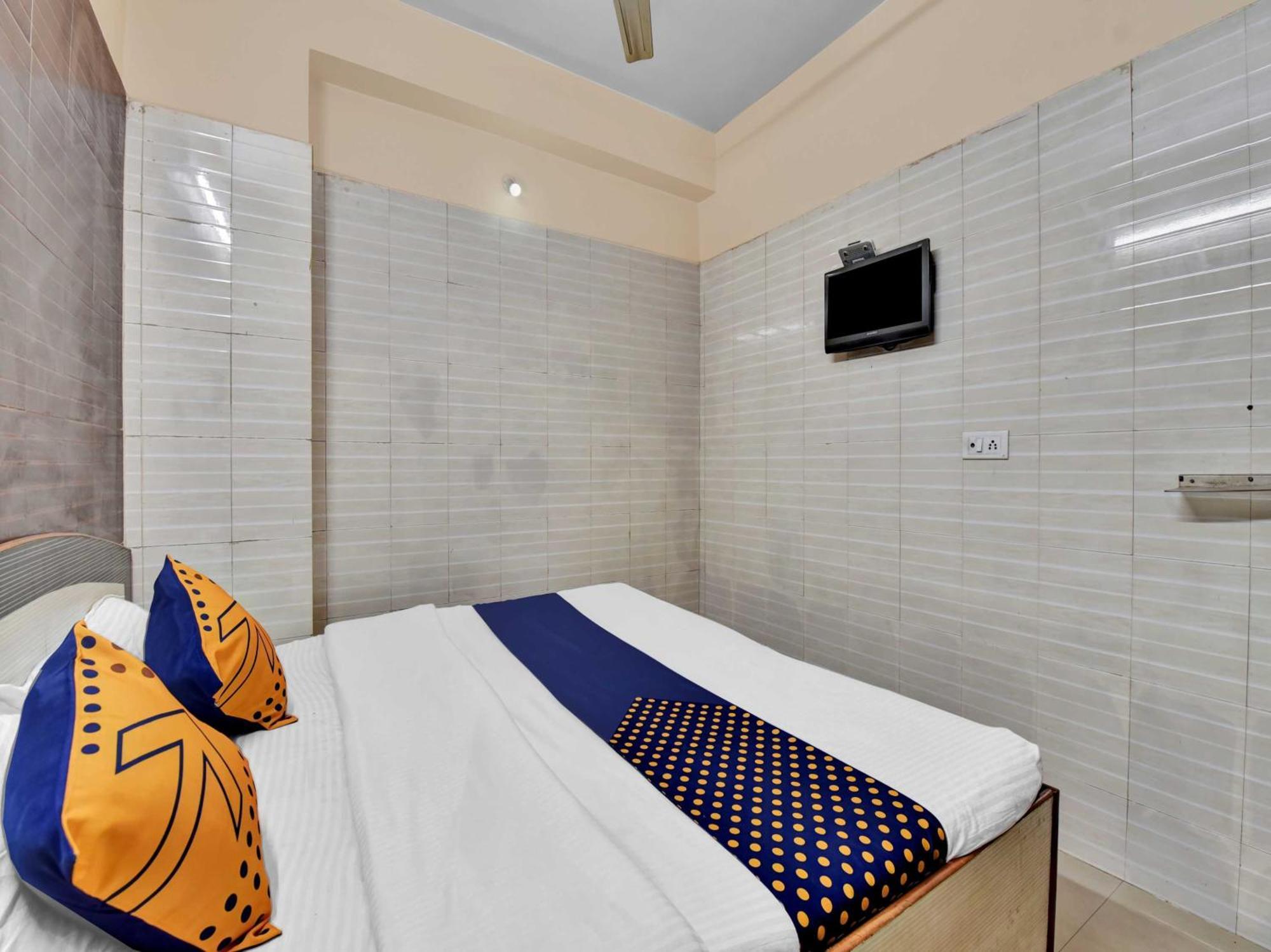 Oyo 85212 Hotel Vaibhav アジュメール エクステリア 写真